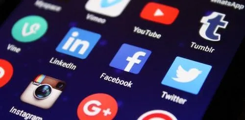 Pourquoi_et_comment_surveiller_les_médias_sociaux_? Pourquoi_et_comment_surveiller_les_médias_sociaux_?