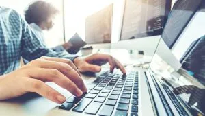 Infogérance informatique : pourquoi confier ses serveurs à des experts ?
