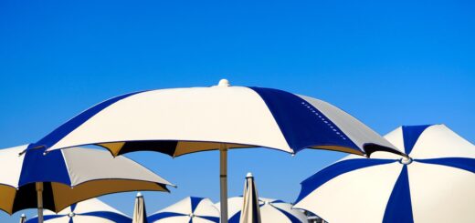 Choisir_le_bon_tissu_pour_votre_parasol_professionnel_:_protection_et_style