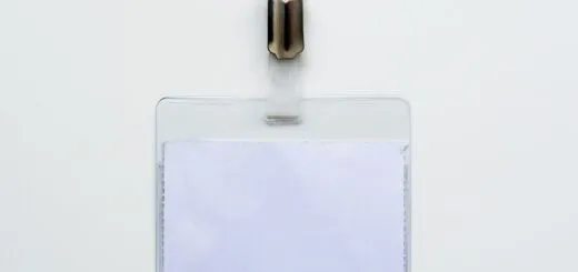 Pourquoi_installer_des_portes_automatiques_avec_badge_dans_les_entreprises_? Pourquoi_installer_des_portes_automatiques_avec_badge_dans_les_entreprises_?