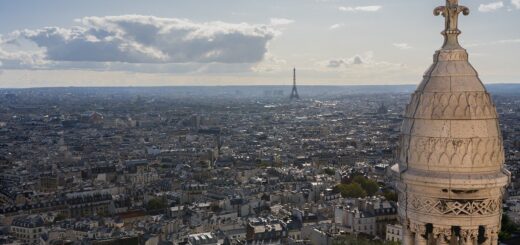 Agences_d_hôtesses_et_animateurs_à_Paris_:_la_recette_pour_un_accueil_client_réussi