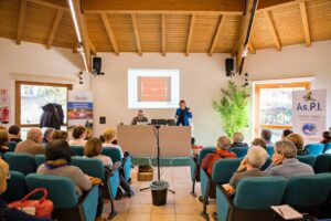 Comment réussir un événement d’entreprise impactant grâce à un conférencier professionnel ?