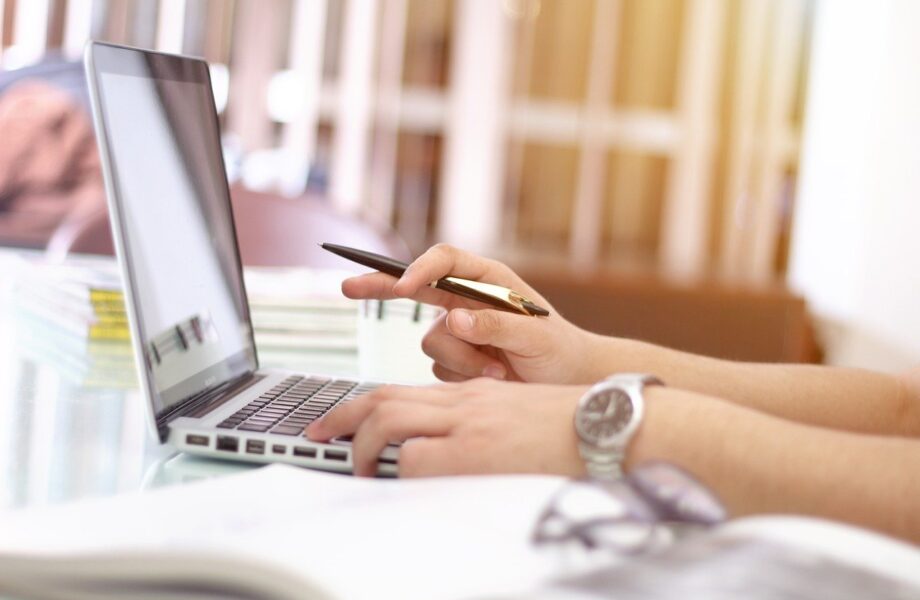 Quels_sont_les_avantages_des_comptes_pro_en_ligne_?