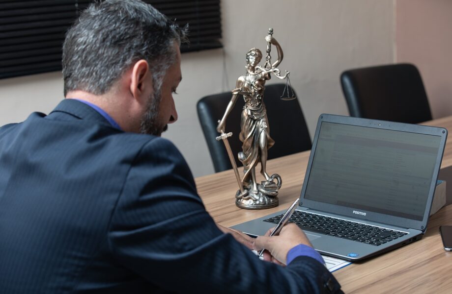 Est_ce_qu_un_avocat_peut_plaider_dans_un_autre_pays_?