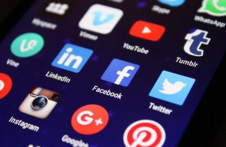 Pourquoi_et_comment_surveiller_les_médias_sociaux_? 