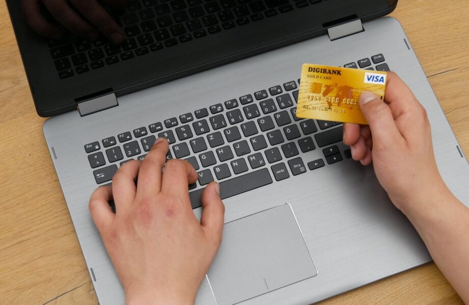 Comment_configurer_les_paiements_en_ligne_pour_mon_site_web_?
