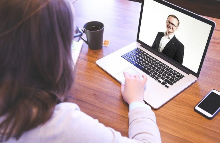 Conseils_et_suggestions_pour_les_entretiens_d_embauche_en_ligne