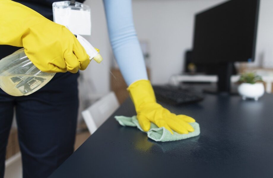 L_impact_du_nettoyage_écologique_sur_l_environnement_de_travail