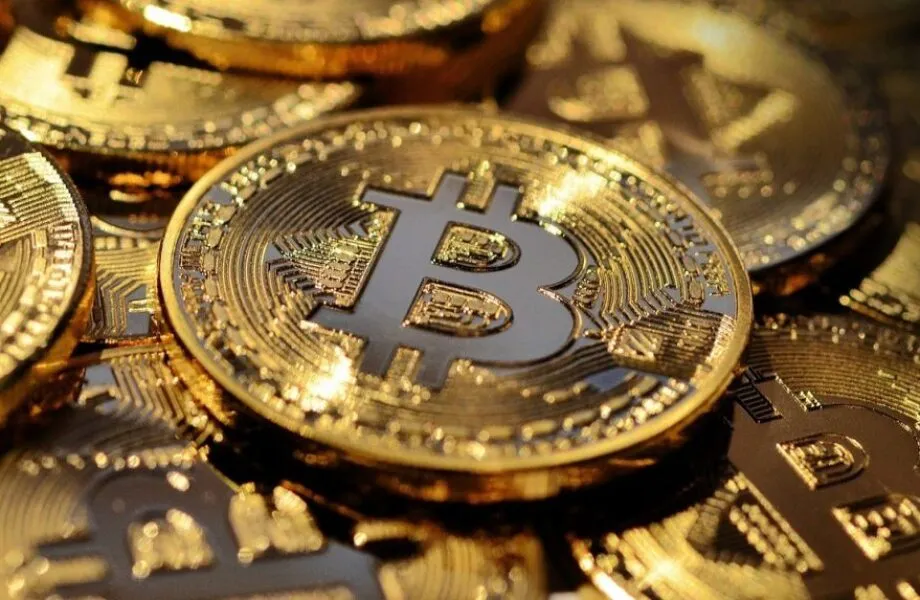Quelle_est_la_différence_entre_le_minage_et_le_trading_de_Bitcoins_?