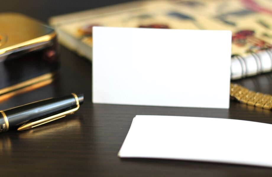 Créez_votre_identité_visuelle_avec_des_cartes_de_visite_personnalisées