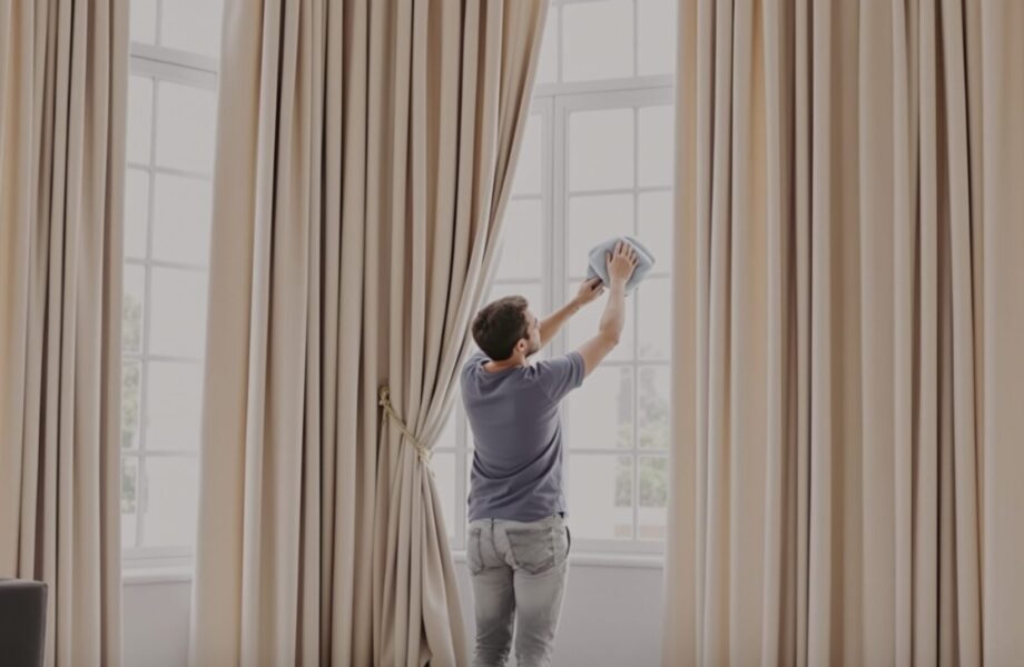 Entretien des rideaux ignifugés : préserver la sécurité et la durabilité