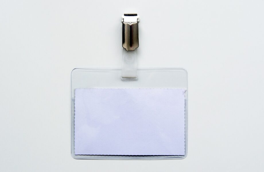 Pourquoi_installer_des_portes_automatiques_avec_badge_dans_les_entreprises_?