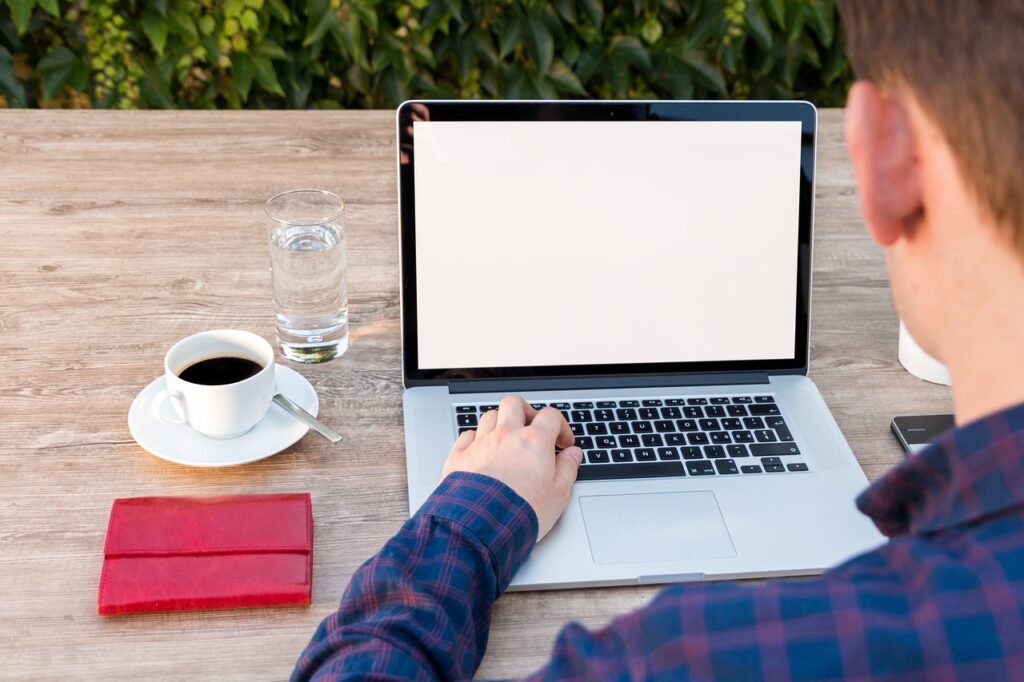 Portage salarial : liberté du freelance, sécurité du salariat